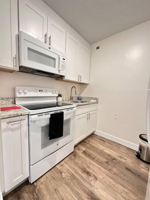 Cozy 1 Bedroom Apartment In Downtown Gadsden, Al Bagian luar foto