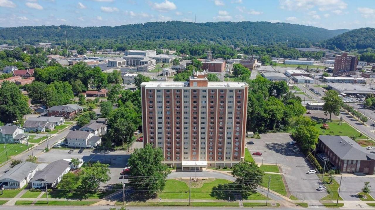 Cozy 1 Bedroom Apartment In Downtown Gadsden, Al Bagian luar foto